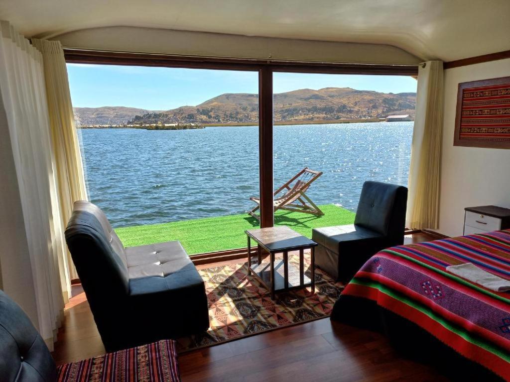Uros Aruma-Uro On Uros Floating Islands Hotel Пуно Екстериор снимка