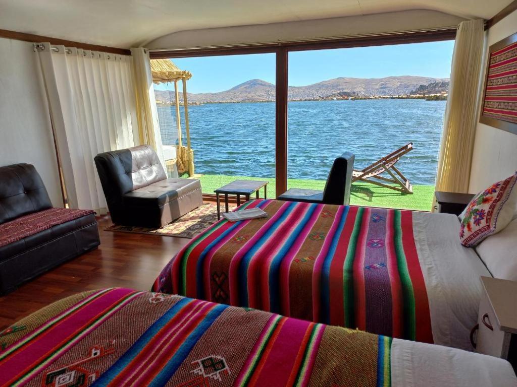 Uros Aruma-Uro On Uros Floating Islands Hotel Пуно Екстериор снимка