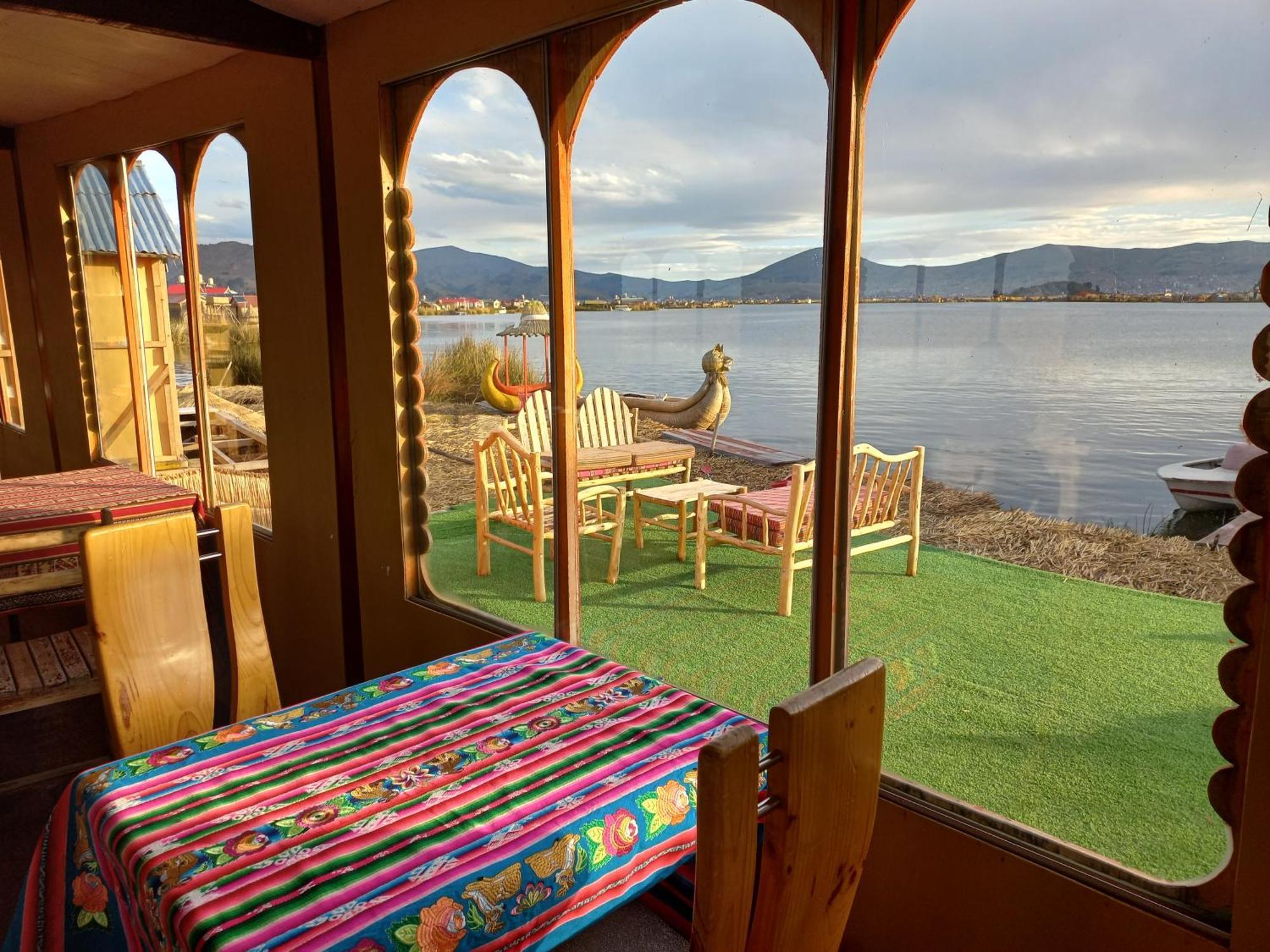 Uros Aruma-Uro On Uros Floating Islands Hotel Пуно Екстериор снимка