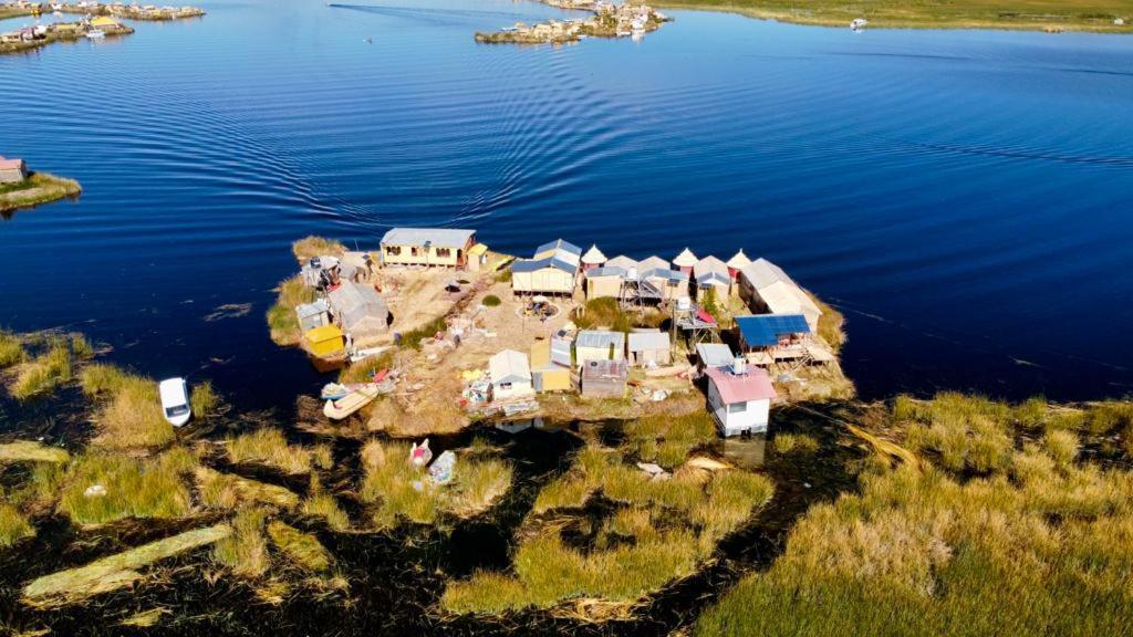 Uros Aruma-Uro On Uros Floating Islands Hotel Пуно Екстериор снимка