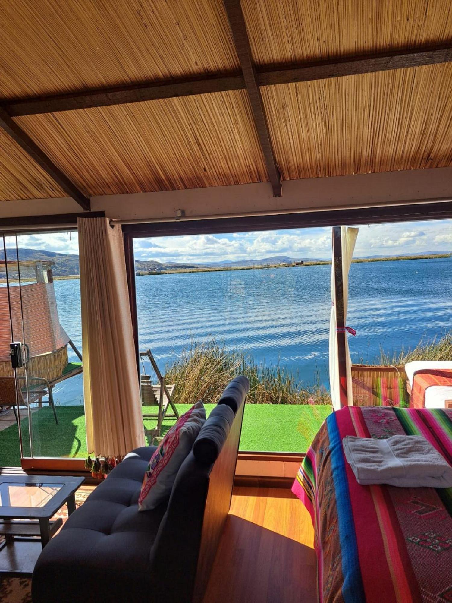 Uros Aruma-Uro On Uros Floating Islands Hotel Пуно Екстериор снимка